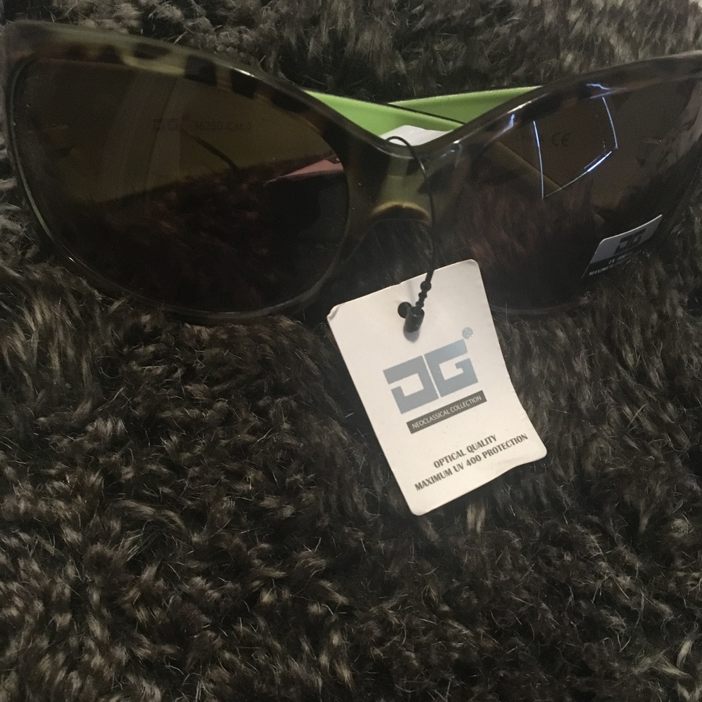 DG GLASSES